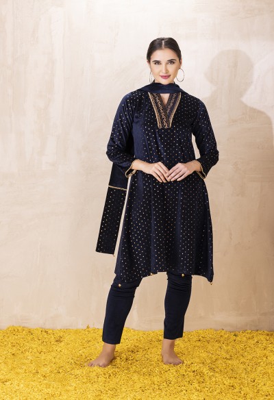 Buy Winter Velvet Salwar Suit,pakistani Velvet Suit,embroidered Velvet Kurti  Pant Set, Elegant Winter Wedding Wear, Indian Wedding Dress Online in India  - Etsy